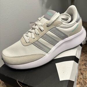 Adidas Women's White and Gray Sneakers size 6 new